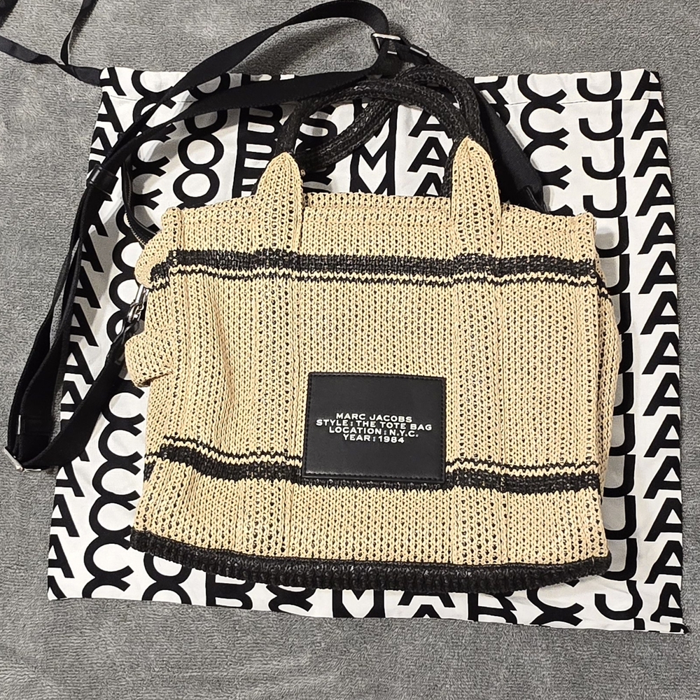 Marc Jacobs Black and Tan Geometric Tote. Cute bag for fall! - Picture 2 of 13